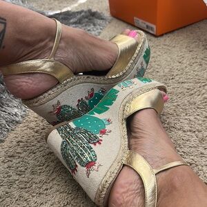 Kate Spade NIB Gold and Cream Espadrille Wedge Sandals Cactus Desert 10.5 M